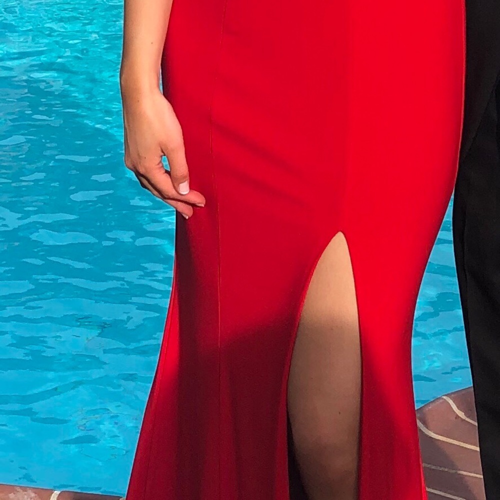 RED DRESS BOUTIQUE - Picture 3 of 9